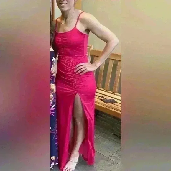 Showpo TRINAH CORSET MAXI DRESS IN PINK US4 EUC - Picture 8 of 8